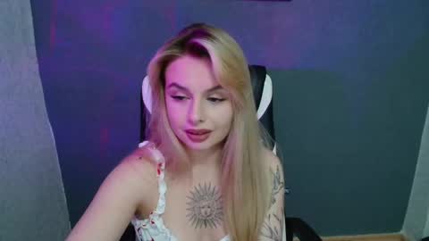 angelicablanch online show from September 12, 9:06 pm
