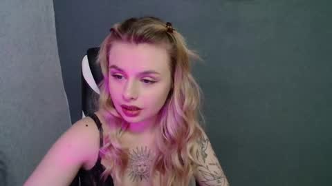angelicablanch online show from September 17, 9:18 pm