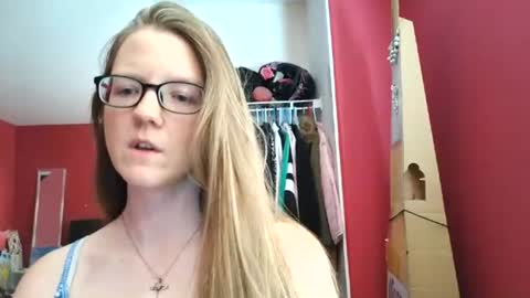 AngelicAngel online show from July 4, 8:45 pm