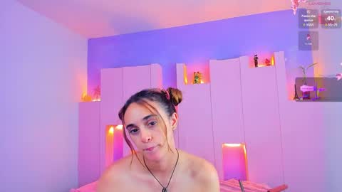 Snapshot of angelikarose1 chatting on February 19, 10:23 am Angelika Rose online show from February 19, 10:23 am