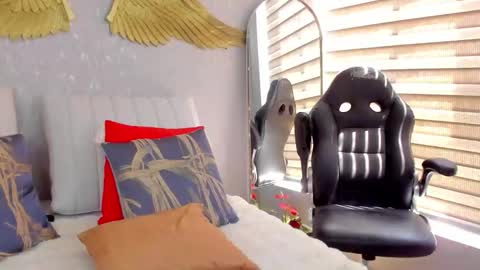 Angelina online show from March 4, 6:16 pm