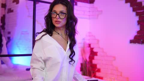 Snapshot of angelinagia chatting on February 9, 1:00 am Angelina online show from February 9, 1:00 am