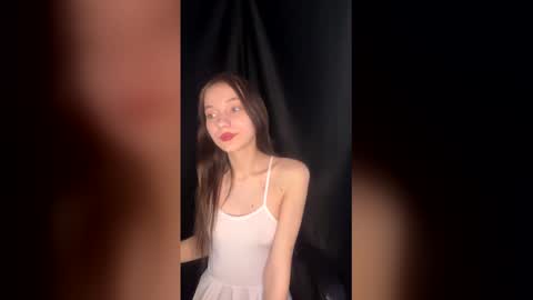 angelinalovel1 online show from February 21, 9:12 am