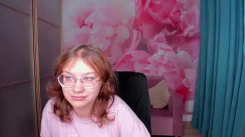 AngelinaLow online show from November 4, 12:39 pm