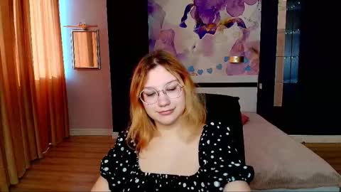 AngelinaLow online show from March 3, 12:45 pm