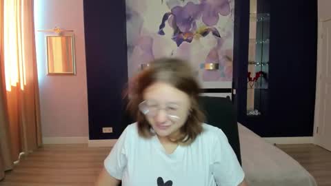 AngelinaLow online show from September 27, 11:19 am