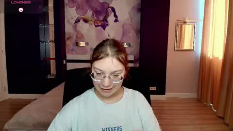 AngelinaLow online show from October 21, 11:37 am