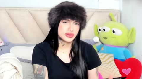 Angeline Smith  online show from December 13, 12:06 pm