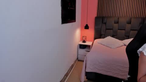 angeline_davies online show from January 14, 4:09 am