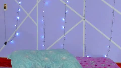 Angelique Murphy online show from December 12, 12:01 pm