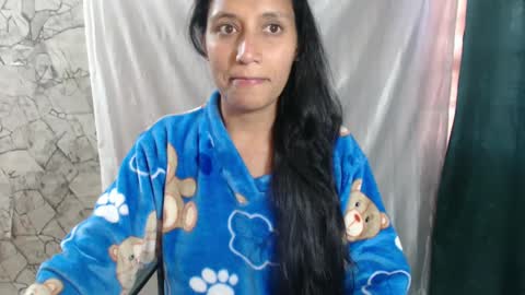 Snapshot of angelitaa_hot chatting on September 14, 10:44 pm angela online show from September 14, 10:44 pm