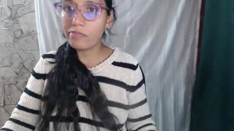 Snapshot of angelitaa_hot chatting on September 16, 2:02 am angela online show from September 16, 2:02 am