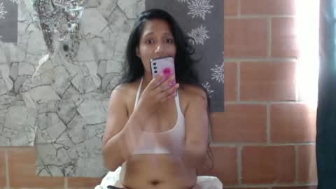 Snapshot of angelitaa_hot chatting on February 2, 3:28 pm angela online show from February 2, 3:28 pm
