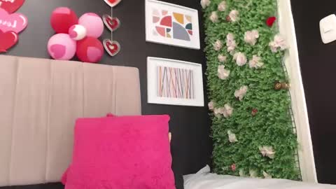 angel online show from February 15, 9:37 pm