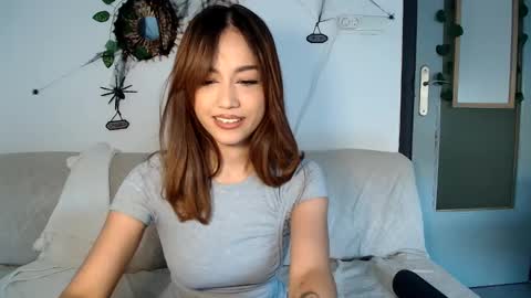 angelkath online show from October 18, 4:33 pm