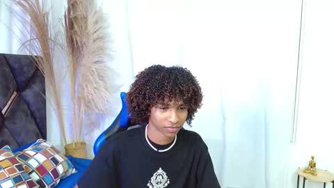 Angel online show from November 8, 9:51 pm