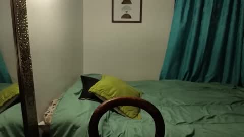 Snapshot of angellaisabella chatting on February 18, 10:25 pm ANGELA ISABELLA online show from February 18, 10:25 pm