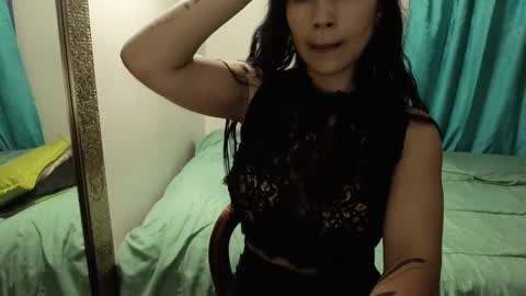 Snapshot of angellaisabella chatting on February 22, 12:27 am ANGELA ISABELLA online show from February 22, 12:27 am