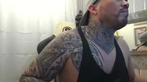 angellatino0 online show from October 15, 4:27 am