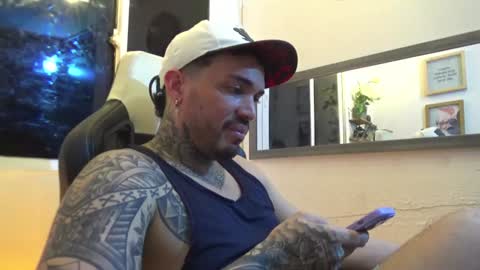 Snapshot of angellatino0 chatting on January 22, 5:05 am angellatino0 online show from January 22, 5:05 am