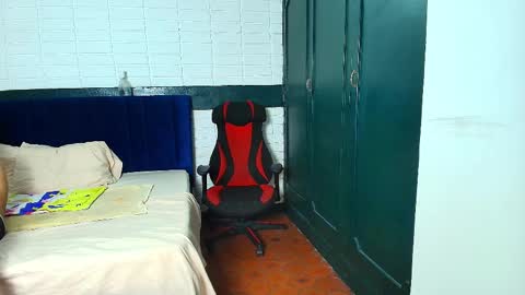 Angelldustt  online show from October 28, 1:01 pm