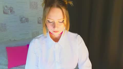 Cutie online show from October 19, 7:24 am