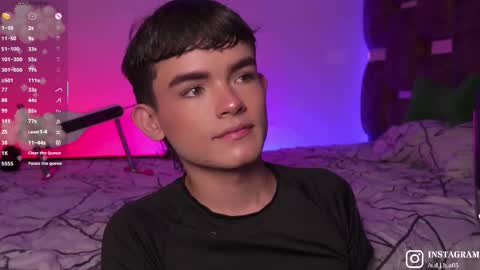 Angelo I work from home this is my room  online show from October 17, 7:01 am