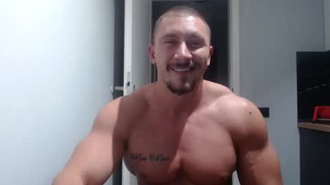  ------- SEX SHOW WITH GUYS AND GIRLS  MUSCLE SHOW online show from September 28, 5:22 pm
