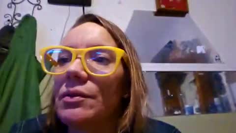 angelvanderpool71 online show from December 30, 7:42 pm