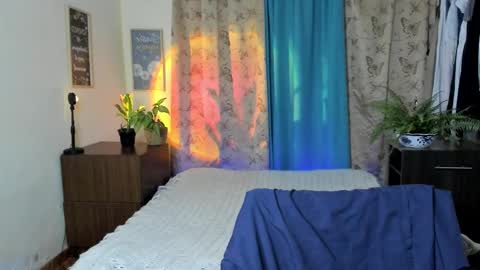 angelwhitte online show from February 18, 12:21 am