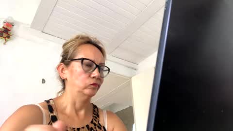 angelycute476334 online show from October 1, 7:46 pm