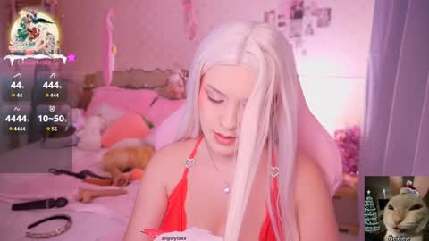 Snapshot of angelytaxx chatting on December 7, 7:32 am Angel online show from December 7, 7:32 am