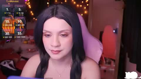 Snapshot of angelytaxx chatting on October 20, 7:24 am Angel online show from October 20, 7:24 am