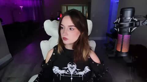 Snapshot of angiefae_ chatting on October 23, 10:32 pm Angie Fae online show from October 23, 10:32 pm