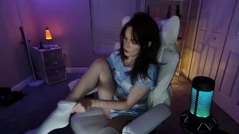 Angie Fae online show from June 18, 4:07 am