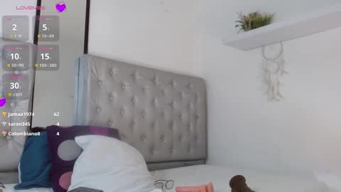 angiellam online show from November 30, 5:53 pm