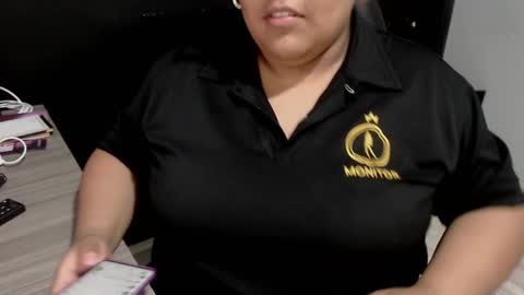Snapshot of angy_ro12 chatting on February 24, 9:52 pm angy online show from February 24, 9:52 pm