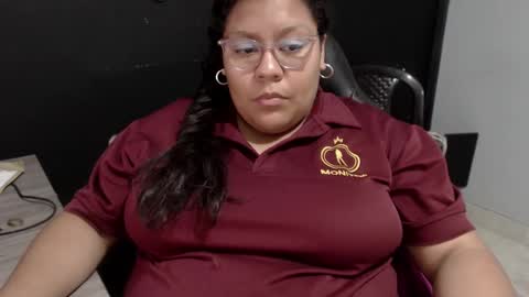 Snapshot of angy_ro12 chatting on February 15, 12:37 am angy online show from February 15, 12:37 am