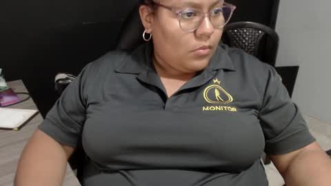 Snapshot of angy_ro12 chatting on February 16, 1:25 am angy online show from February 16, 1:25 am