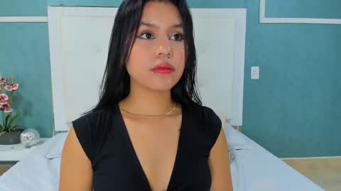 Snapshot of ania_gomez chatting on February 18, 12:37 am Ania online show from February 18, 12:37 am
