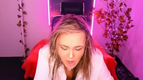 Aniela online show from October 25, 7:40 am