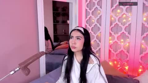 aniie_west online show from February 19, 12:00 pm