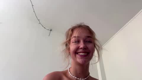 Snapshot of anita__hills chatting on December 25, 4:22 am anita__hills online show from December 25, 4:22 am