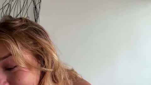 Snapshot of anita__hills chatting on December 6, 4:41 am anita__hills online show from December 6, 4:41 am