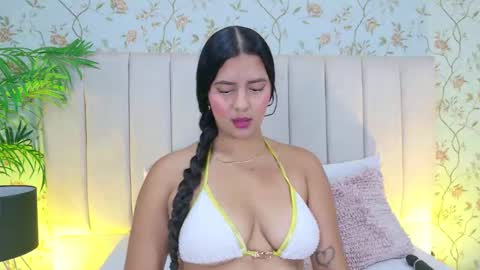 Dania Lpez online show from March 26, 1:27 pm