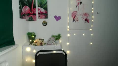 anitaa_a online show from October 11, 6:18 am