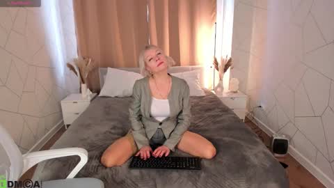 ann_annise online show from February 3, 2:53 am