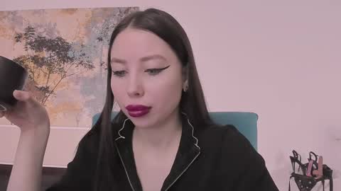 Anny online show from March 2, 2:10 pm