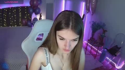 ann_woood online show from March 19, 8:20 am