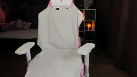 AnnaThe next stream is tomorrow online show from February 3, 2:53 am